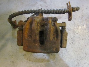 2005 Land Rover LR3 Front RH Passenger Caliper