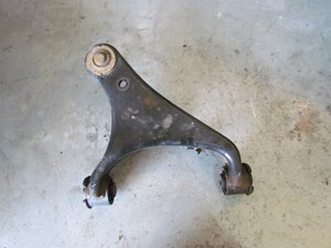 2005 Land Rover LR3 Front RH Passenger Upper Control Arm
