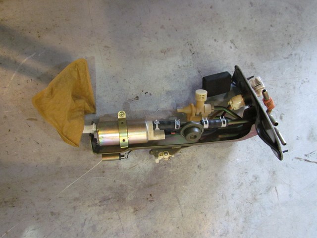 2004 Subaru Forester XT Fuel Pump Assy 42021 FE010