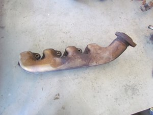 2005 Land Rover LR3 RH Passenger Exhaust Manifold Header.