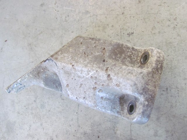 2005 Land Rover LR3 LH Driver Engine Mount KKU500600