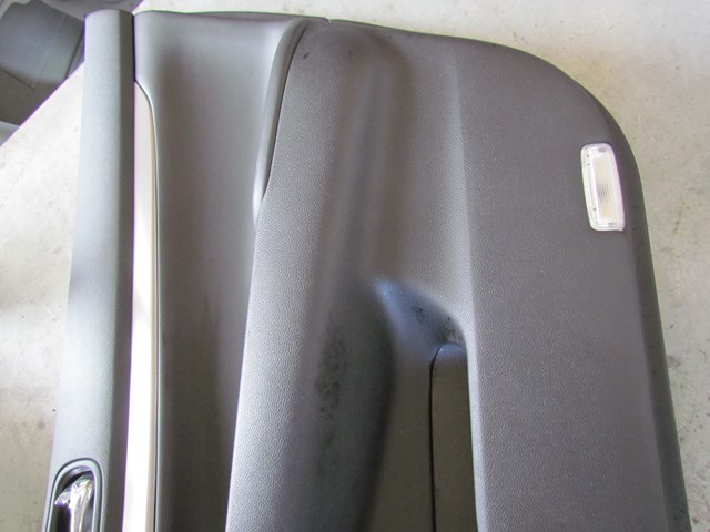 2011 Infiniti G25x Front RH Passenger Door Panel