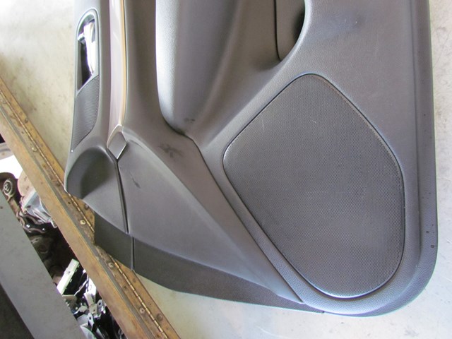 2011 Infiniti G25x Front RH Passenger Door Panel