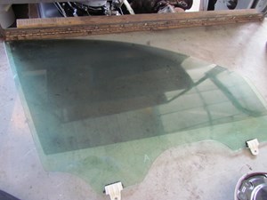 2011 Infiniti G25x Front RH Passenger Door Glass