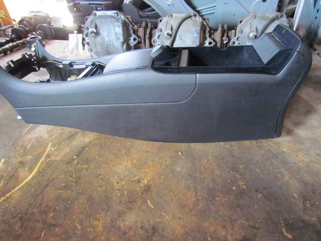 2011 Infiniti G25x Center Console w/Cup Holder