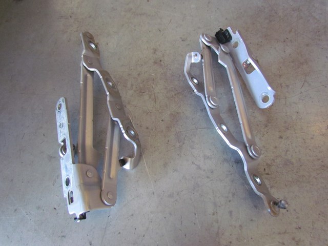 2011 Infiniti G25x Sedan Trunk Hinge Set