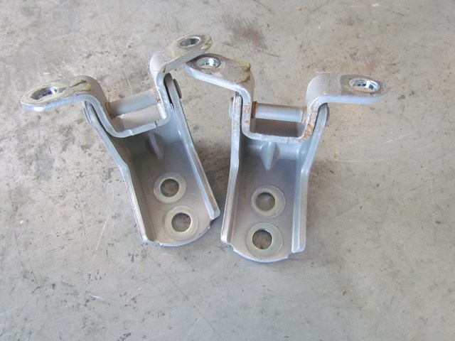 2011 Infiniti G25x Front RH Passenger Door Hinges