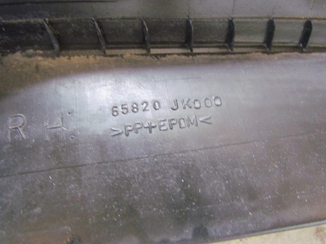 2011 Infiniti G25x RH Pass Fender/Hood Seal 65820 JK000