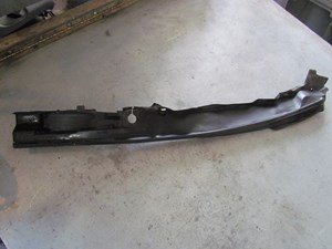2011 Infiniti G25x RH Pass Fender/Hood Seal 65820 JK000