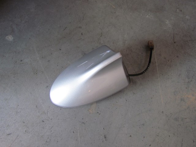 2011 Infiniti G25x Shark Fin Radio Antenna