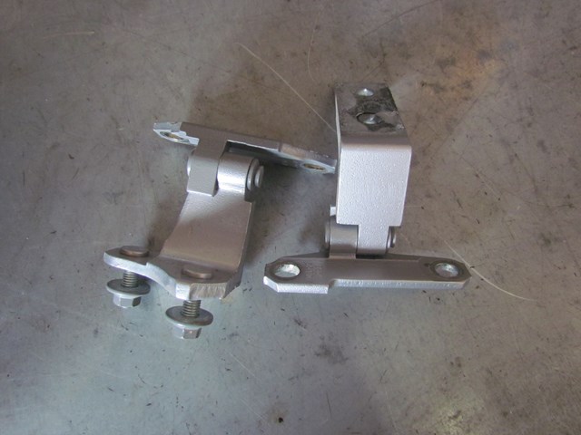 2011 Infiniti G25x Rear LH Driver Door Hinges