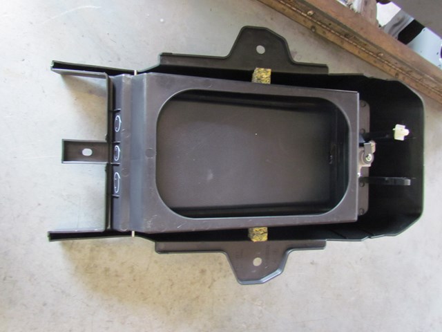 2011 Infiniti G25x Rear Seat Trunk Center Armrest OEM