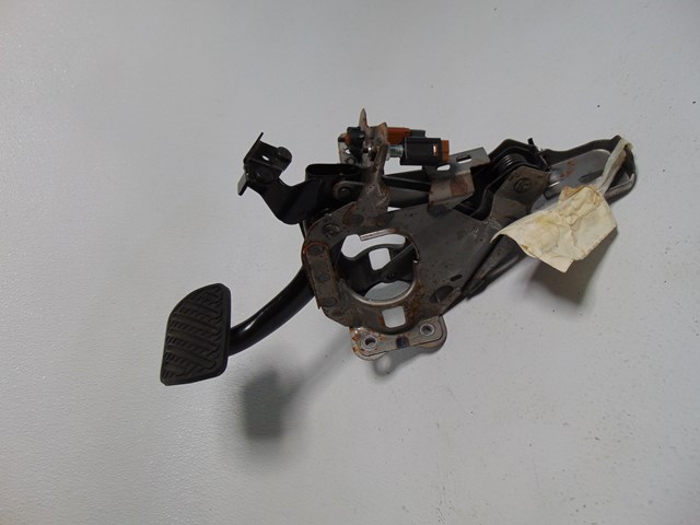 2011 Infiniti G25x Sedan Brake Pedal