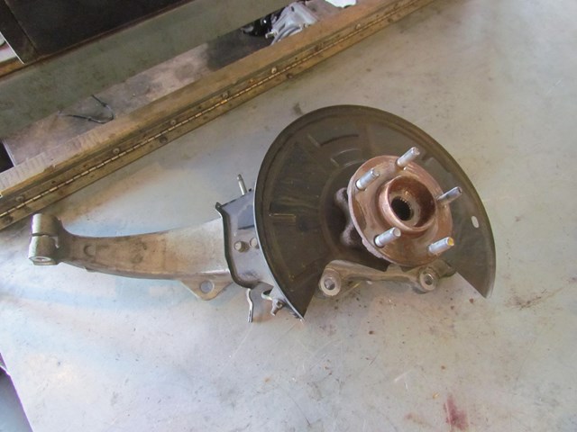 2011 Infiniti G25x Sedan Front LH Driver Spindle