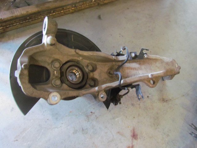 2011 Infiniti G25x Sedan Front LH Driver Spindle