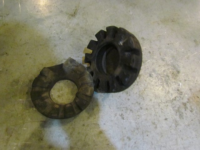 2011 Infiniti G25x Sedan Rear Coil Spring Bushing