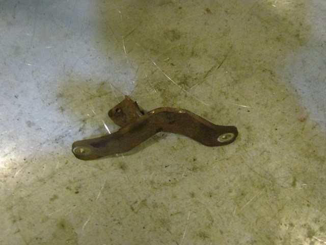 2011 Infiniti G25x Sedan Alternator Bracket