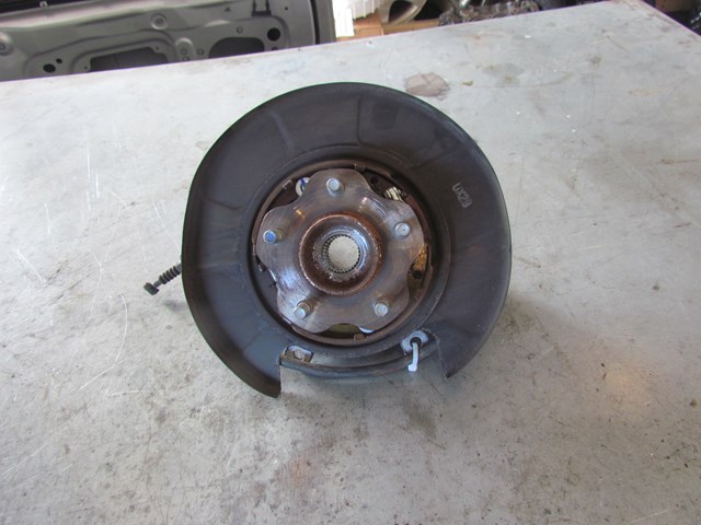 2011 Infiniti G25x Sedan Rear LH Driver Spindle
