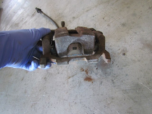 2011 Infiniti G25x Sedan Rear RH Passenger Caliper