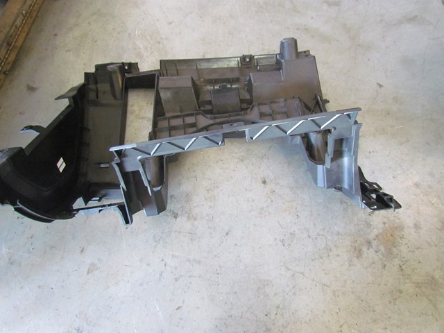 2005 Land Rover LR3 LH Driver Lower Dash
