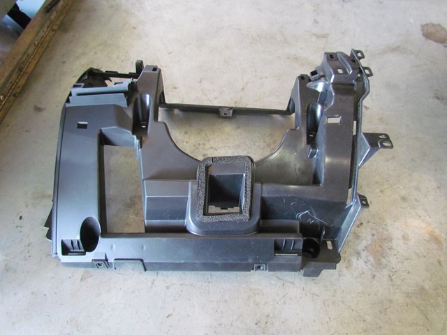 2005 Land Rover LR3 LH Driver Lower Dash