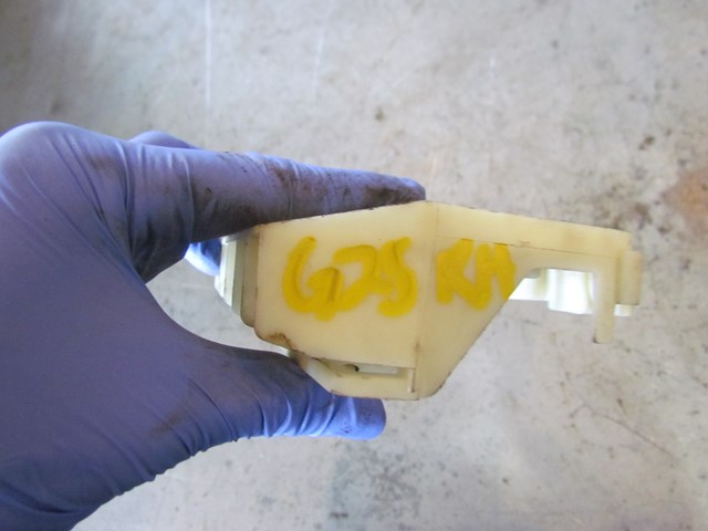 2011 Infiniti G25x Sedan RH Passenger Headlight Bracket OEM