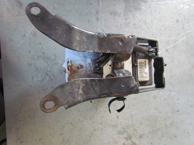 2003 Subaru Legacy ABS Pump w/Bracket