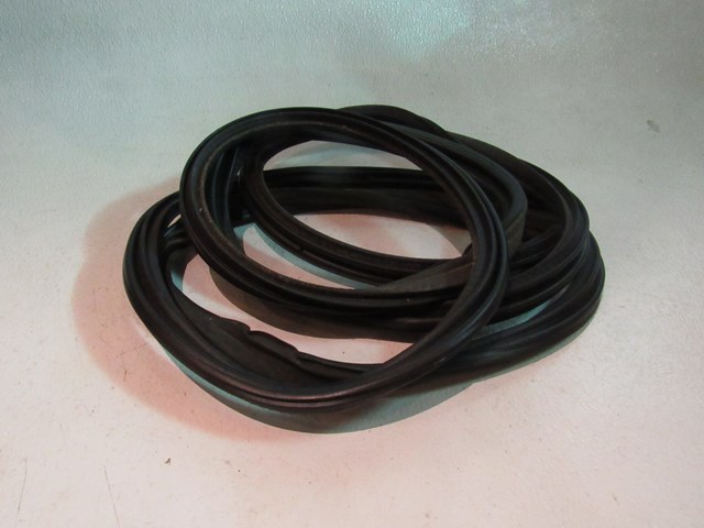 2003 Subaru Legacy Wagon Hatch Body Seal