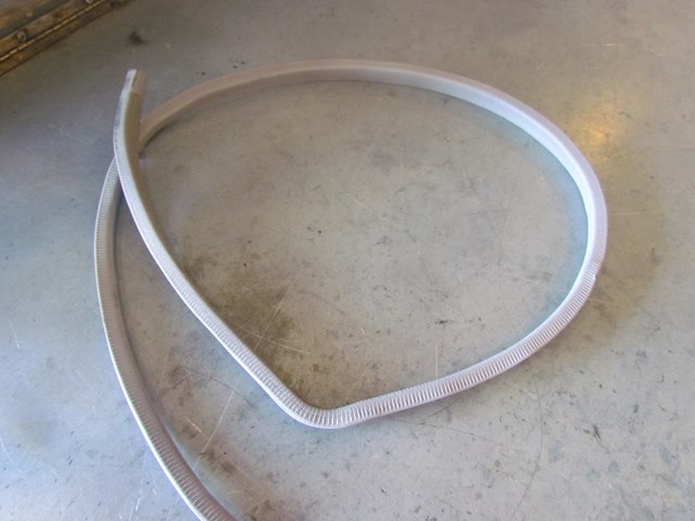 2003 Subaru Legacy Wagon Front LH Driver Upper Door Seal