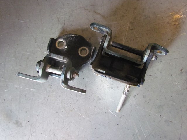2003 Subaru Legacy Wagon Rear RH Passenger Door Hinges