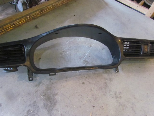 2003 Subaru Legacy Wagon Speedometer Bezel w/Dash Vents