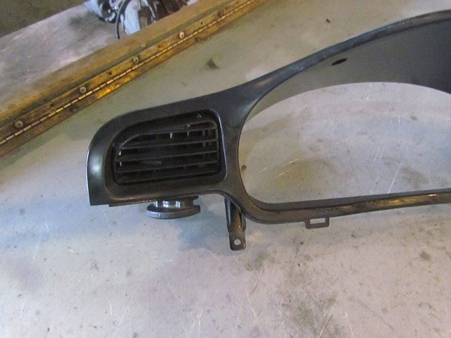 2003 Subaru Legacy Wagon Speedometer Bezel w/Dash Vents