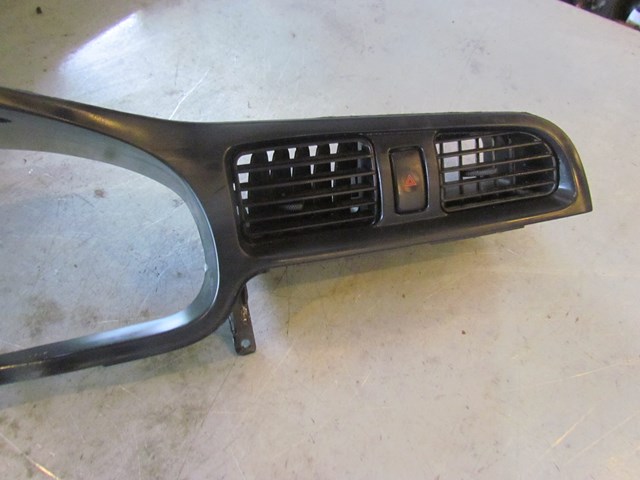 2003 Subaru Legacy Wagon Speedometer Bezel w/Dash Vents