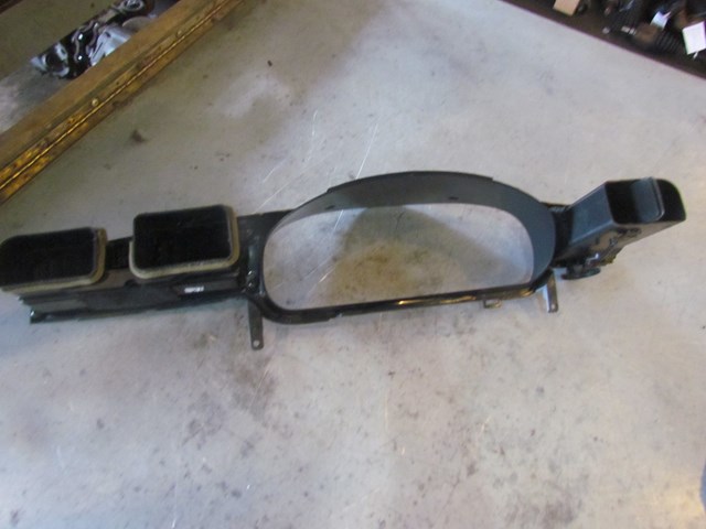2003 Subaru Legacy Wagon Speedometer Bezel w/Dash Vents
