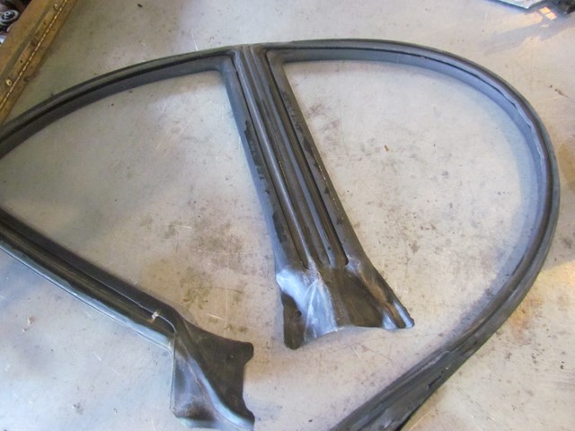 2003 Subaru Legacy Wagon RH Passenger Window/Door Seal