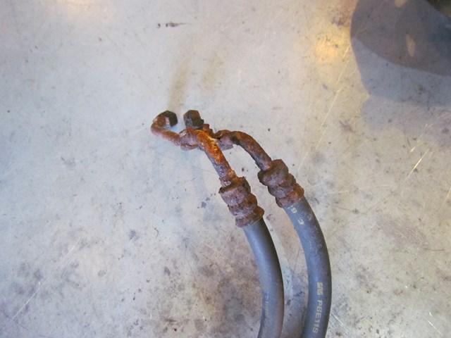 2003 Subaru Legacy Wagon Power Steering Fluid Reservoir w/Lines