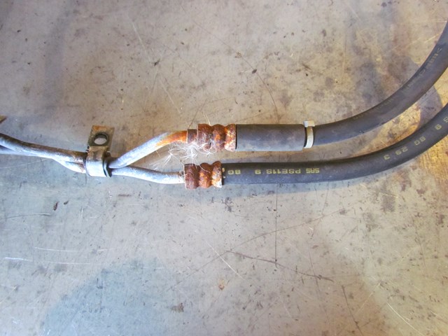 2003 Subaru Legacy Wagon Power Steering Fluid Reservoir w/Lines