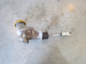 2003 Subaru Legacy Wagon Clutch Master Cylinder OEM