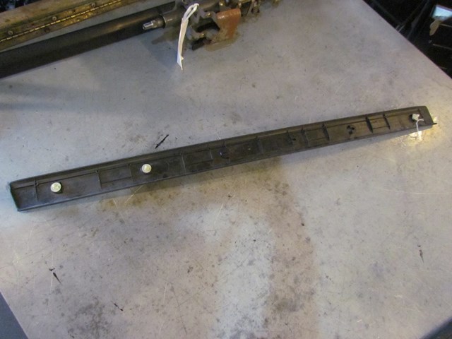 1993 Lexus SC400 RH Passenger Door Sill Kick Plate 67911 24010