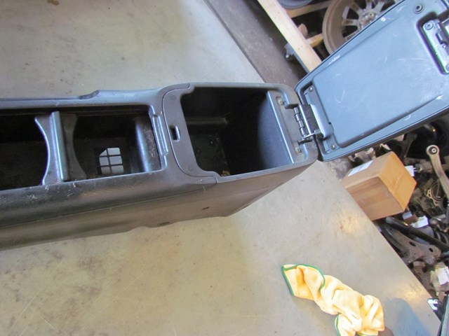 1998 Honda Prelude Center Console -See Details