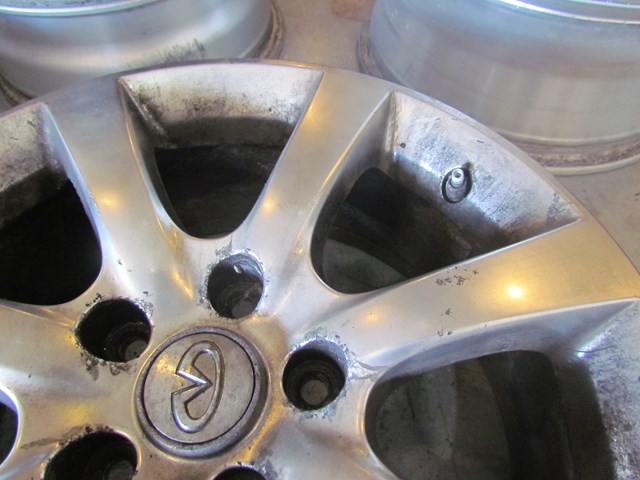 2005 Infiniti G35 Sedan 17 Inch Wheel- Rash & Corrosion