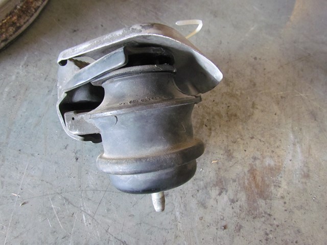 2003 Nissan 350z LH Driver Engine Mount