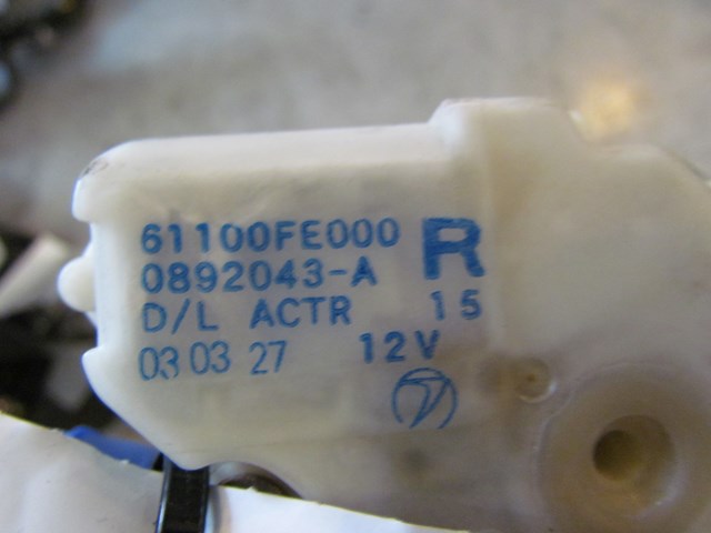 2004 Subaru Impreza Front RH Door Lock Actuator 61100FE000