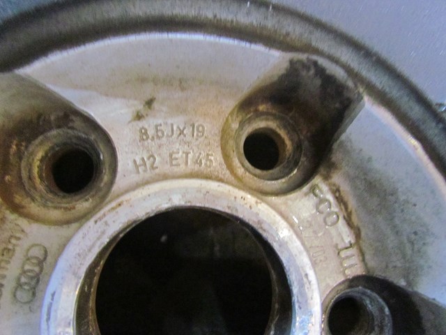 2004 Audi A8L D3 Plastidipped 19 x 8.5