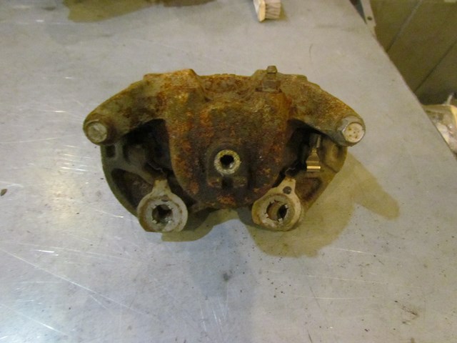 2004 Nissan 350z Front RH Passenger Caliper