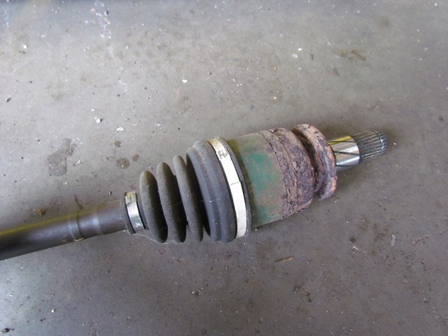 2003 Subaru Legacy Wagon Rear RH Passenger Axle