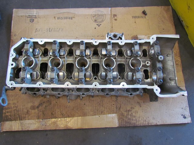 2007 BMW M6 S85 V10  LH Driver Cylinder Head 