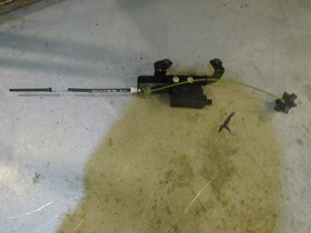 2006 BMW E60 M5 Fuel Door Actuator 7 066 025