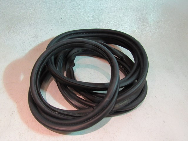 2006 BMW E60 M5 Trunk Body Seal