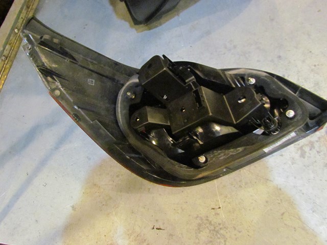 2006 BMW E60 M5 RH Passenger Tail Light